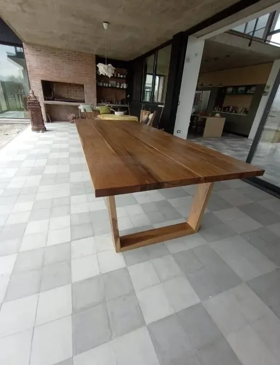 Mesa de madera maciza artesanal modelo 6