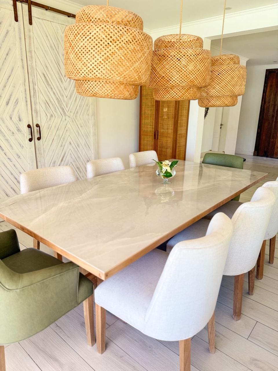 Mesa de porcelanato para interior y exterior modelo 4